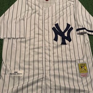 New York Yankees 2000 Mariano Rivera Mitchell & Ness Cooperstown Jersey Size M